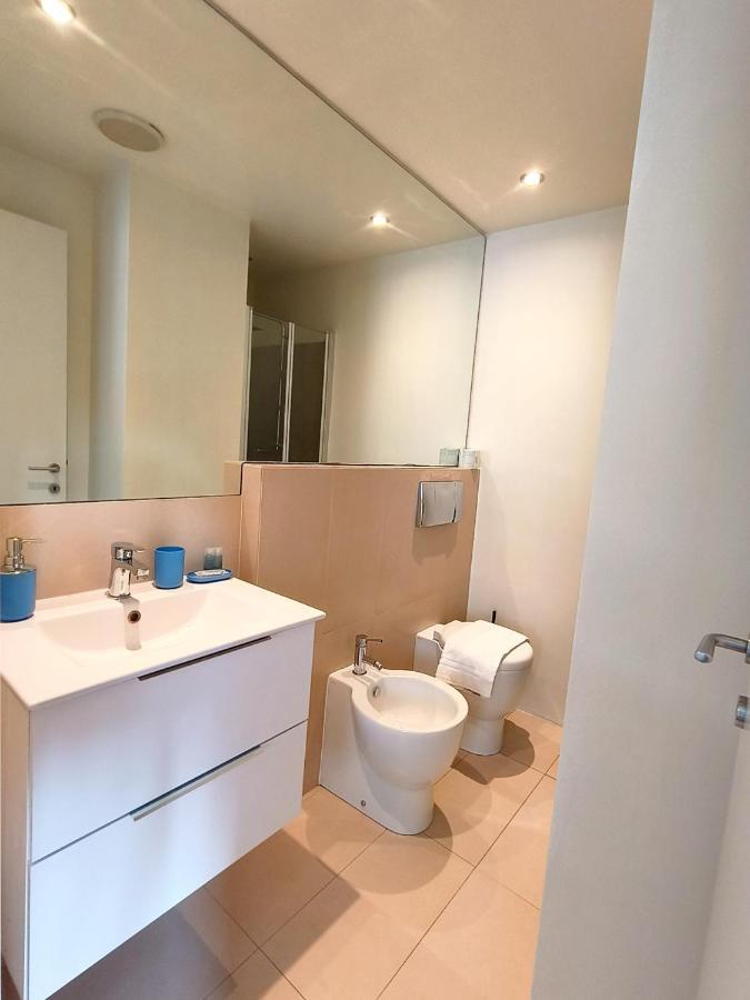Exclusive And Unobtainable Big Terrace In Milano Downtown With Ac, Wifi, Subway M1 And M2 In Shopping Area Apartment Exterior photo